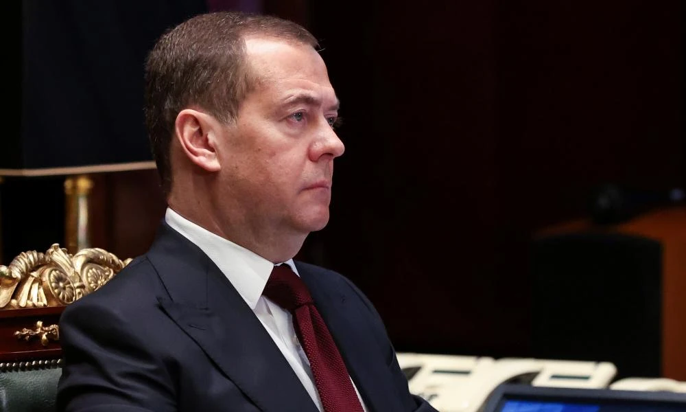 Μεντβέντεφ: Έκφυλοι και παλιοτόμαρα θέλουν τον θάνατό μας, και της Ρωσίας
